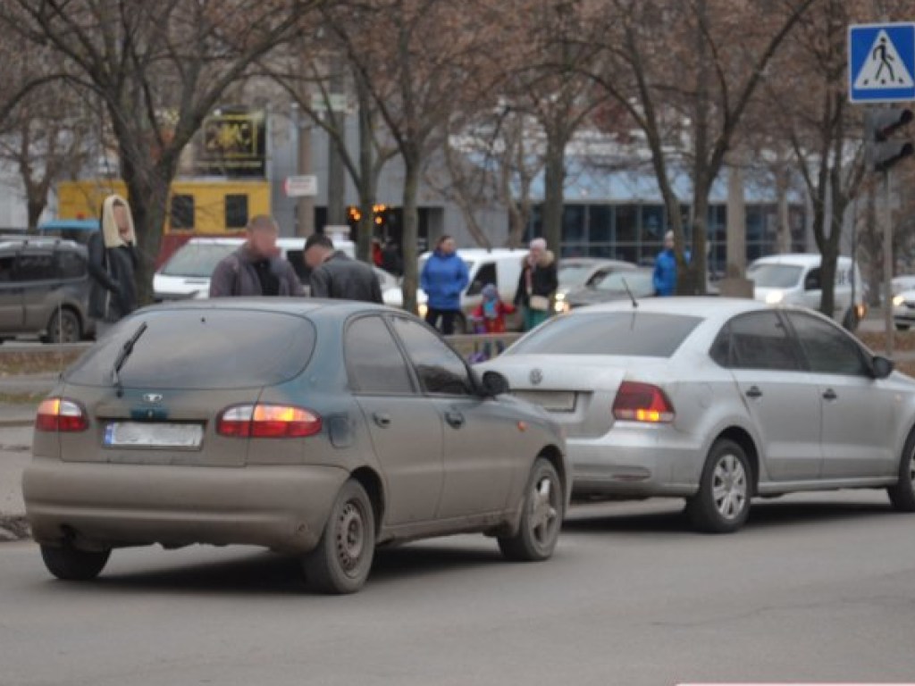 В Николаеве столкнулись Volkswagen и Daewoo на еврономерах (ФОТО)