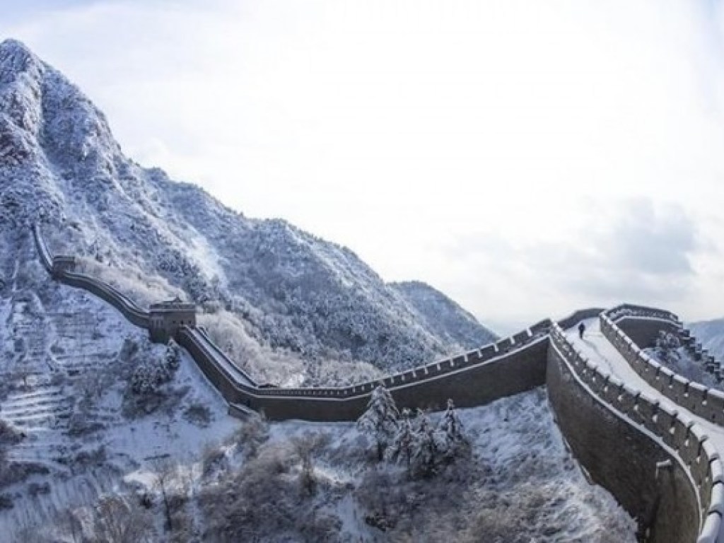 Китайская стена стала опасной для туристов (ВИДЕО)