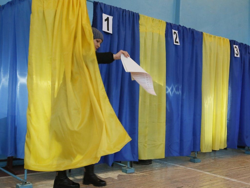 Кто бы ни стал новым президентом, значительная часть украинцев будет против этого выбора &#8212; политолог