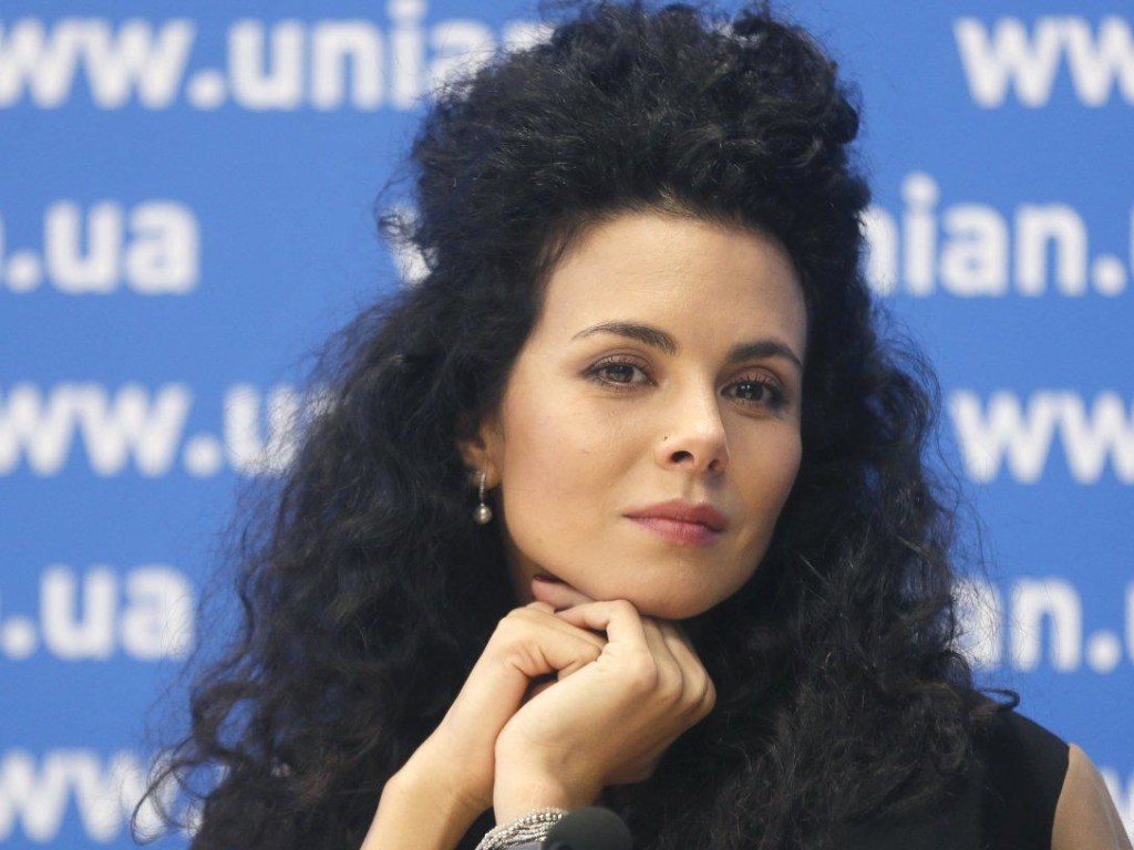 Снова похвасталась натуральной красотой: Каменских показала, как выглядит без макияжа (ФОТО)