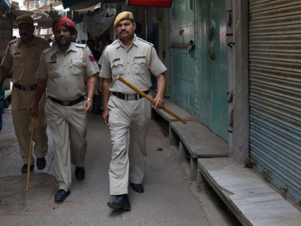 В Индии произошел самый смертоносный теракт за последние 30 лет (ФОТО)