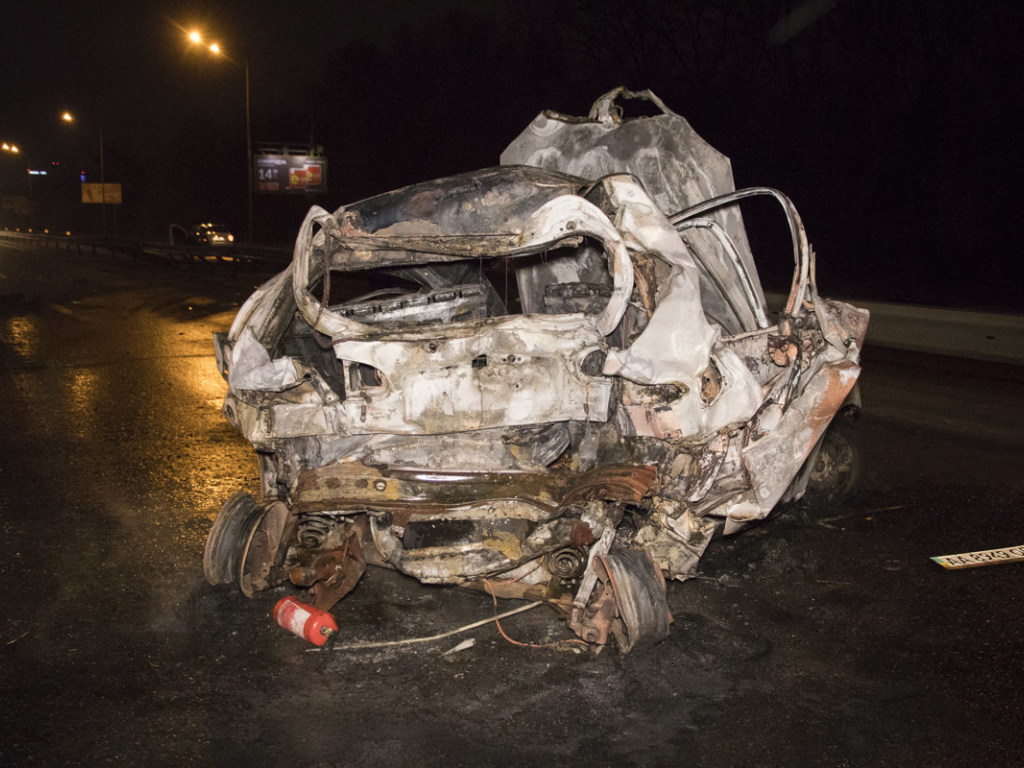 Смертельное ДТП в Киеве: полиция ищет водителя BMW X5