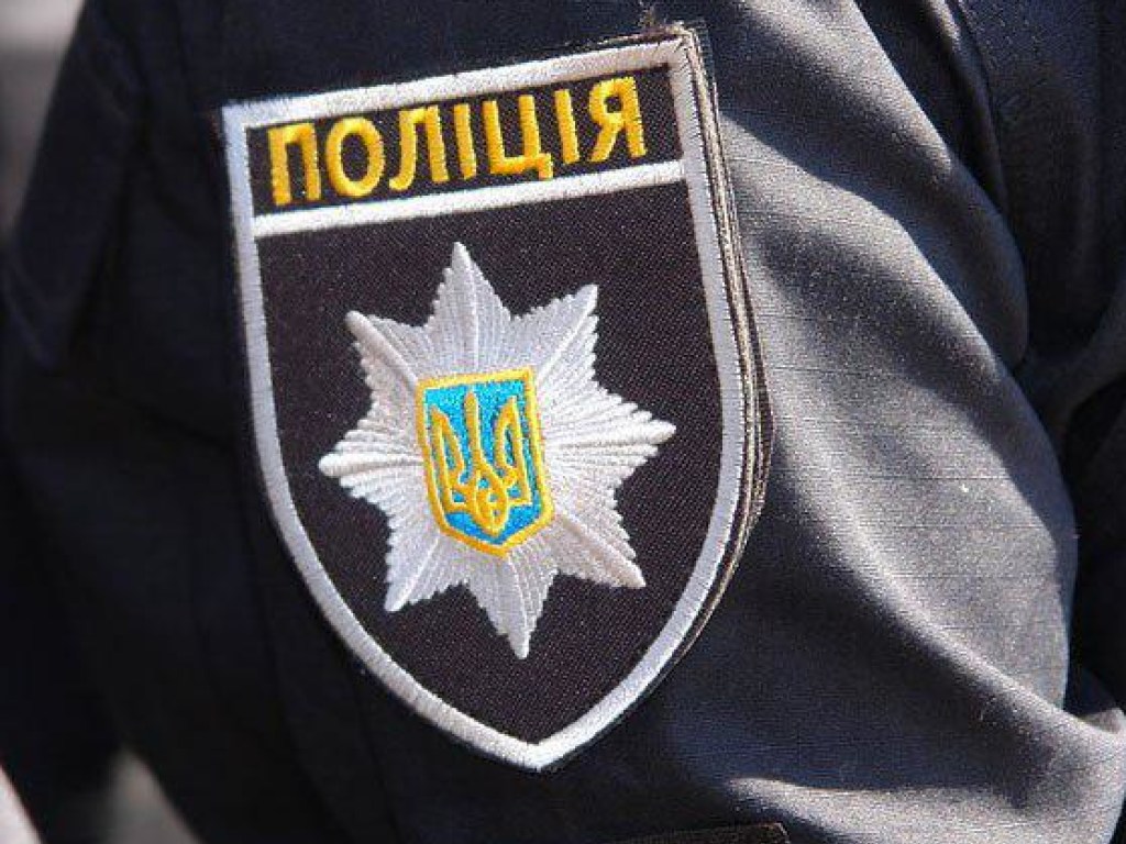 Приставал к официантке: в Киеве избили профессора полицейской академии (ВИДЕО)