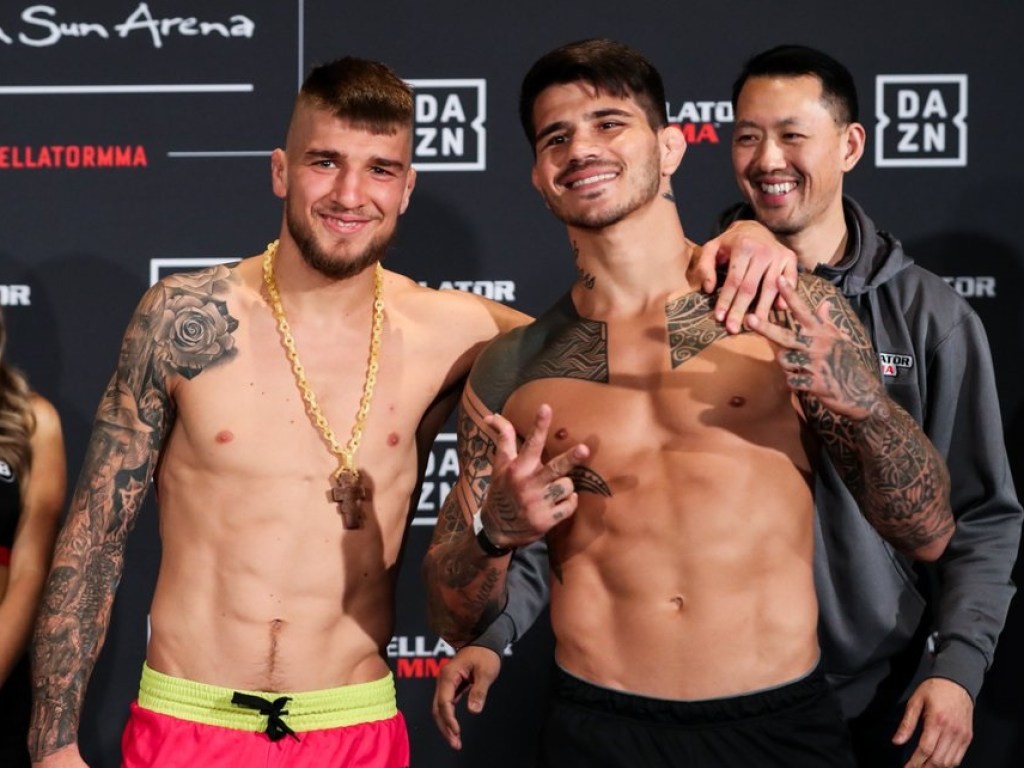 MMA: в США непобедимый украинец Амосов одолел оппонента из Бразилии (ВИДЕО)