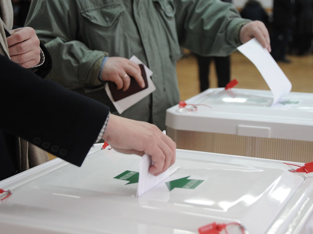 Президентские выборы в Украине могут не состояться, если вернуться к идее военного положения – политолог