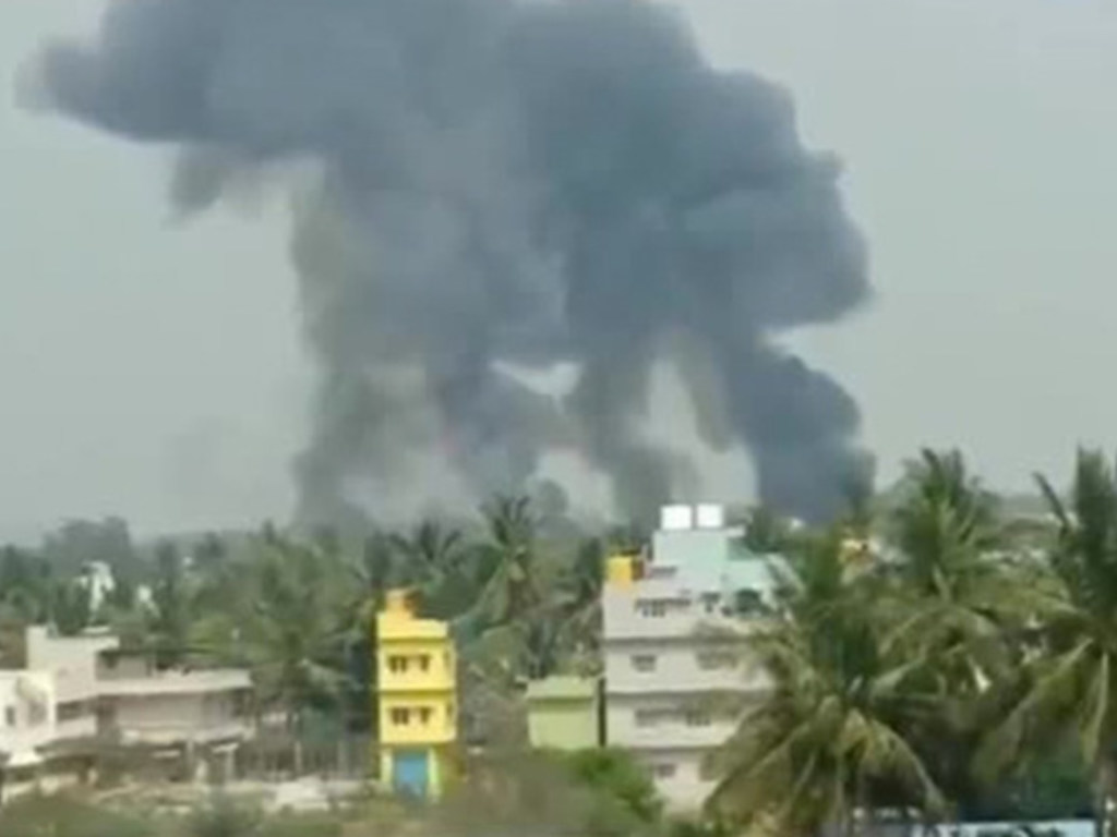 Два самолета ВВС Индии столкнулись во время репетиции