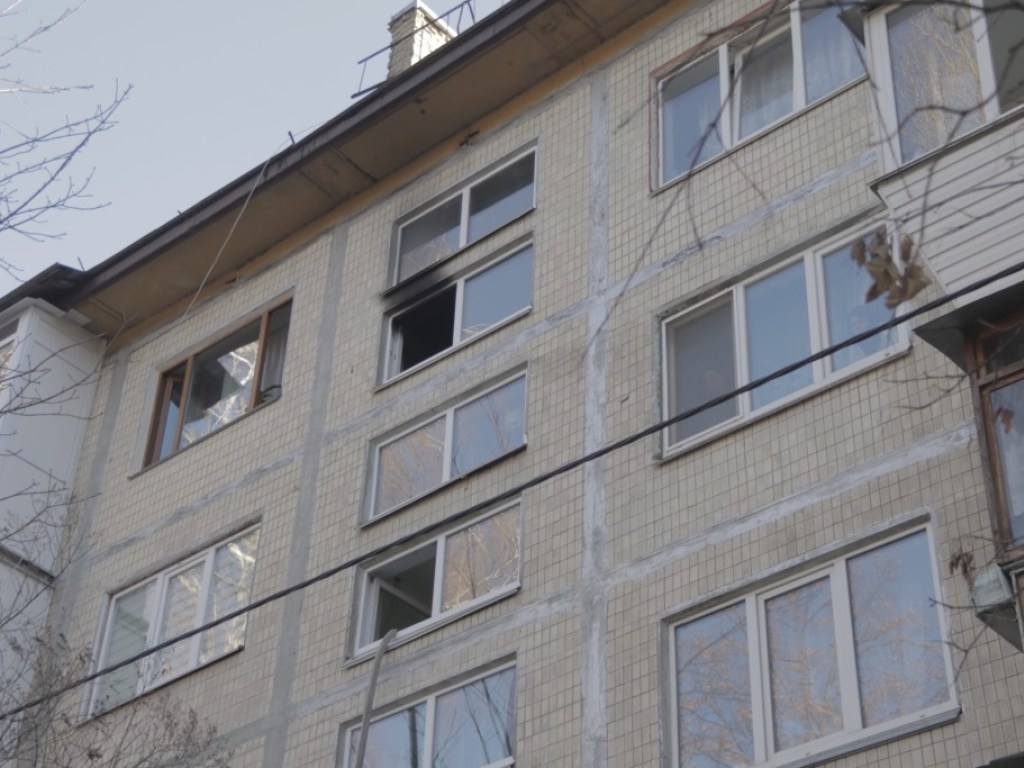 На улице Маршала Гречко в Киеве загорелась квартира: погиб кот (ФОТО, ВИДЕО)