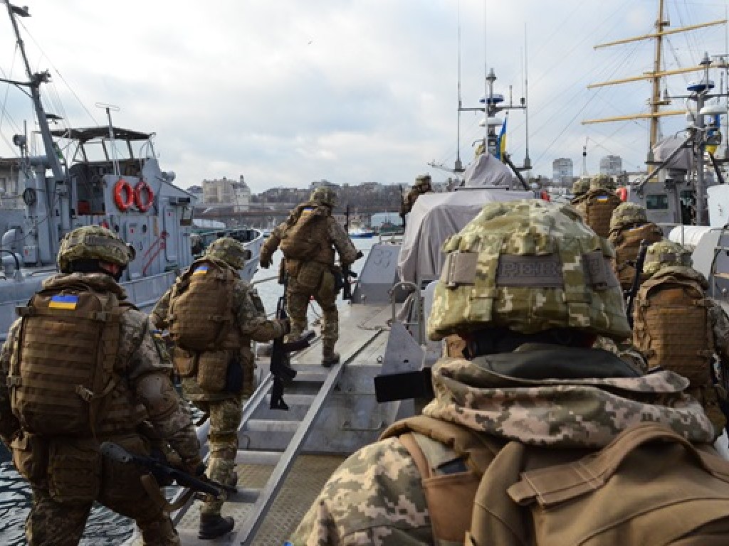 Морские пехотинцы «выгуляли» в Черном море катера «Кентавр» (ФОТО, ВИДЕО)