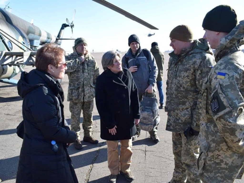 Американский сенатор и посол США  посетили Донбасс (ФОТО)
