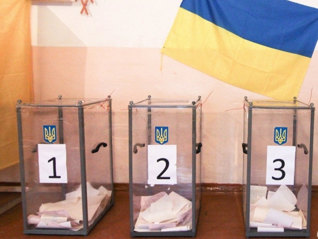 Политолог о подкупе избирателей: если Порошенко с Аваковым договорятся, то сделают это на финише избирательной кампании
