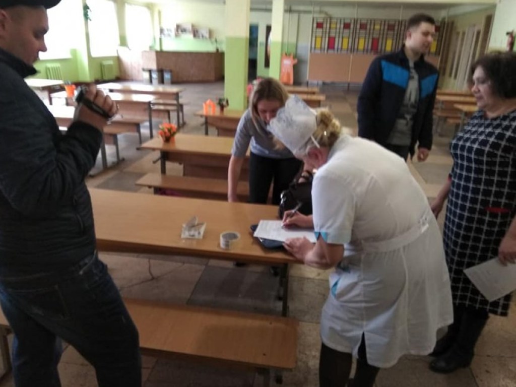 В Николаеве силовики проводят обыски: оперативники пришли в школы и КП (ФОТО, ВИДЕО)