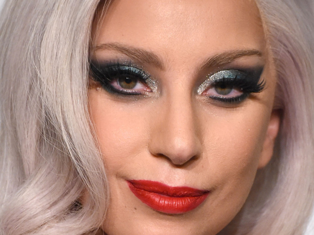 Уже без кольца: Леди Гага рассталась со своим женихом – СМИ (ФОТО) 