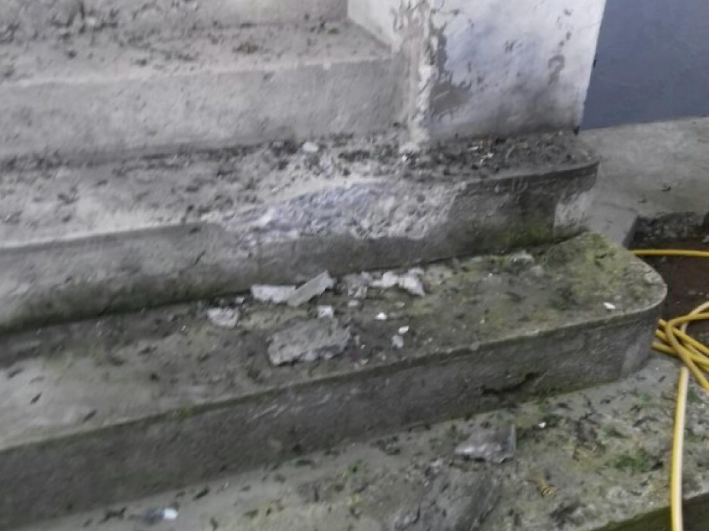Под Харьковом во дворе частного дома прогремел взрыв (ФОТО)