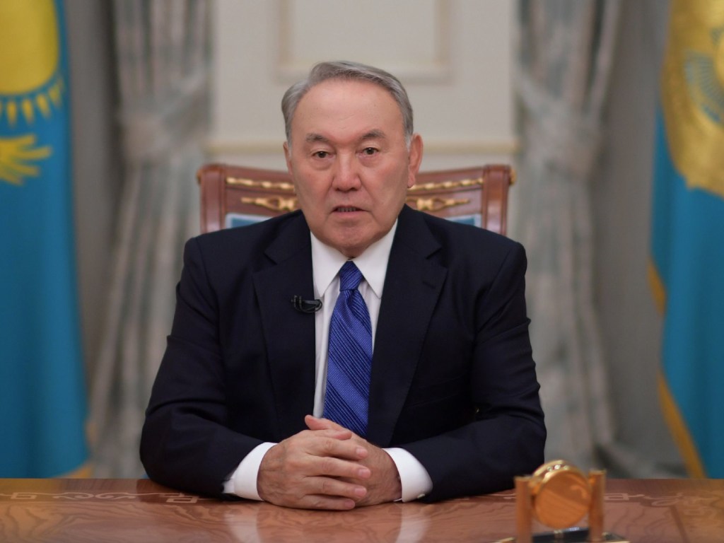 Нурсултан Назарбаев отправил правительство Казахстана в отставку