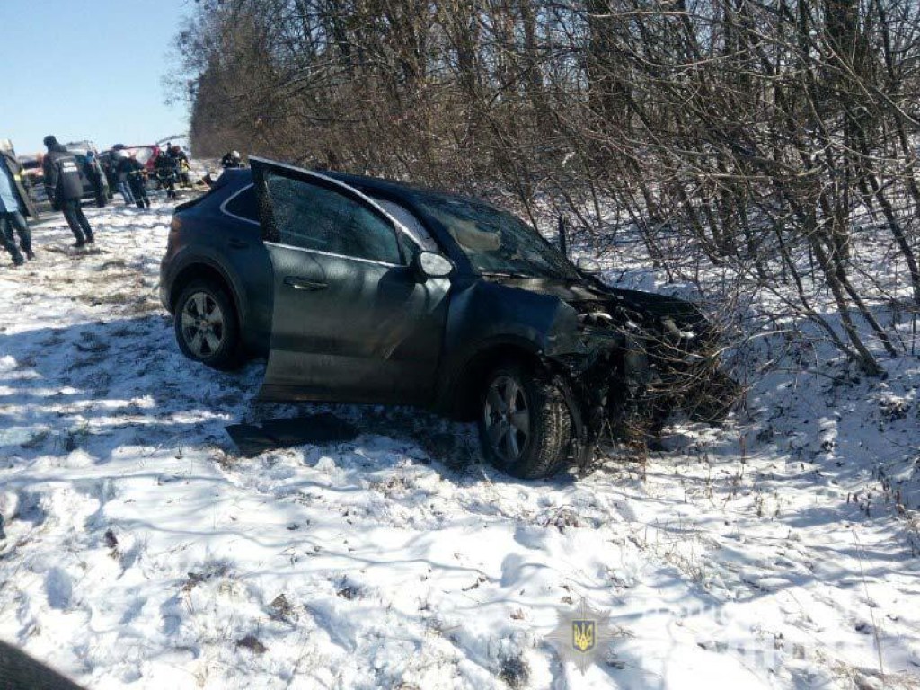 Porsche Cayenne занесло: три человека погибли в ДТП в Ровенской области (ФОТО)