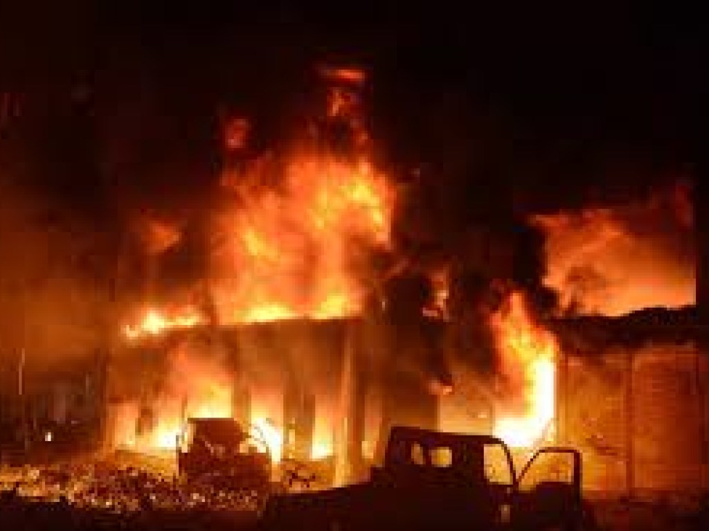Пожар в жилых дома в Бангладеш: число погибших возросло до 110 человек (ВИДЕО)