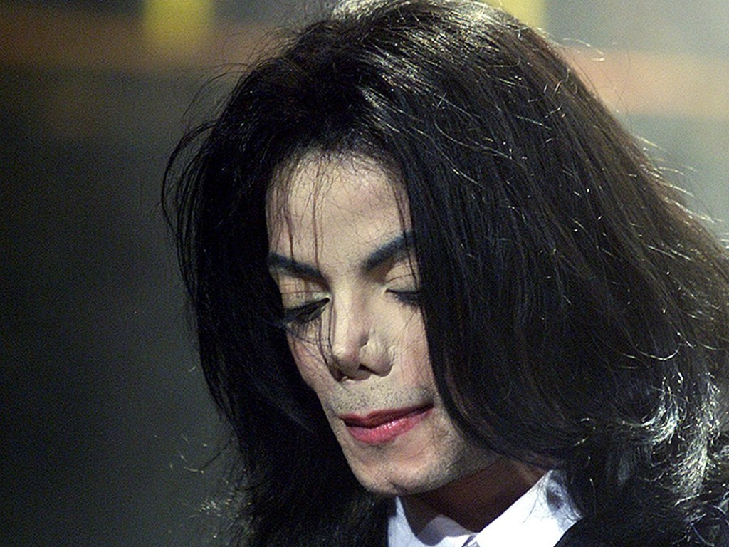 Иск на сто миллионов долларов: семья Майкла Джексона подала в суд на телеканал за клевету