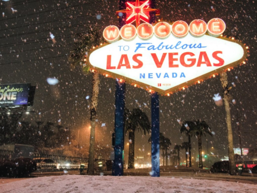 В Лас-Вегасе впервые за 10 лет выпал снег: школьников отправили на каникулы (ФОТО)
