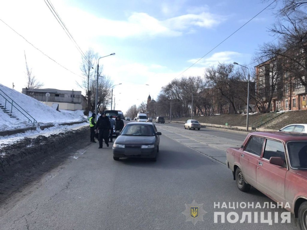 В Харькове водитель ВАЗа сбил пешехода-нарушителя (ФОТО)