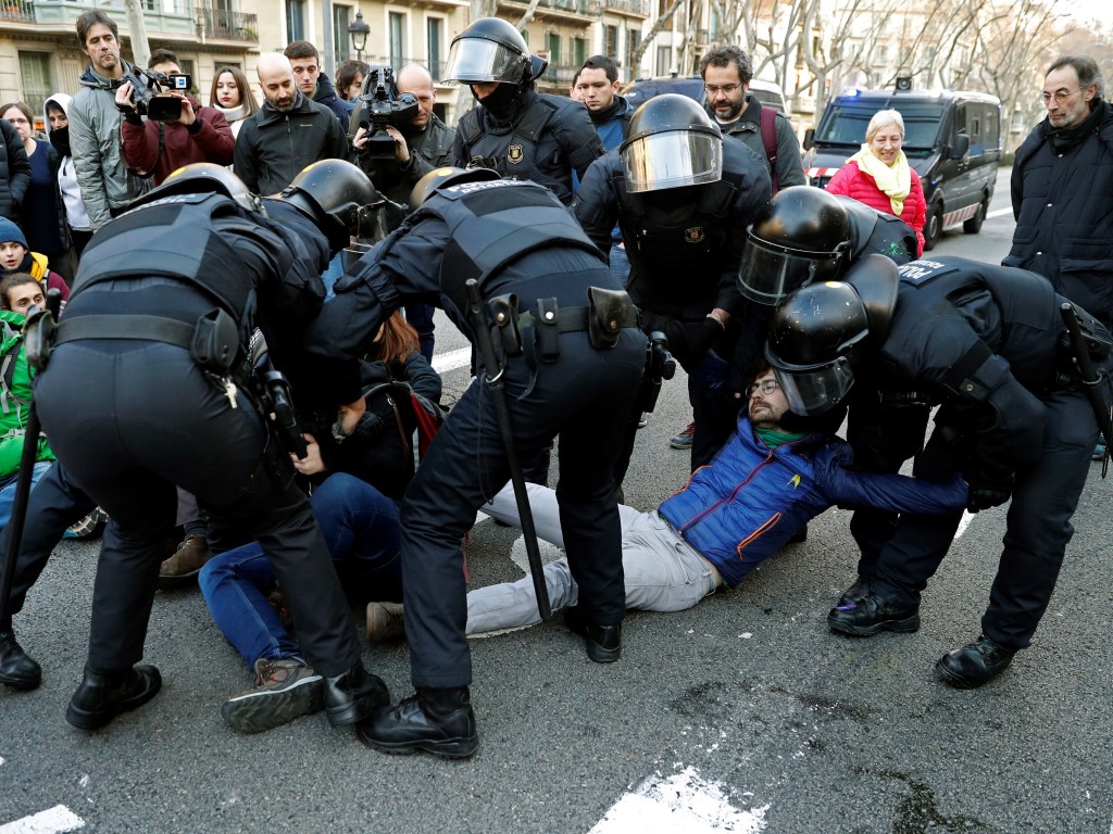 Эксперт: Протесты в Каталонии – часть стратегии по дефрагментации Европейского союза