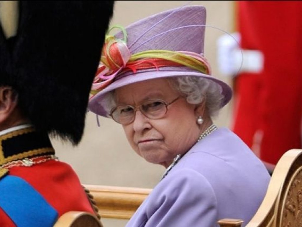 92-летняя Елизавета II готовится к передаче короны &#8212; СМИ