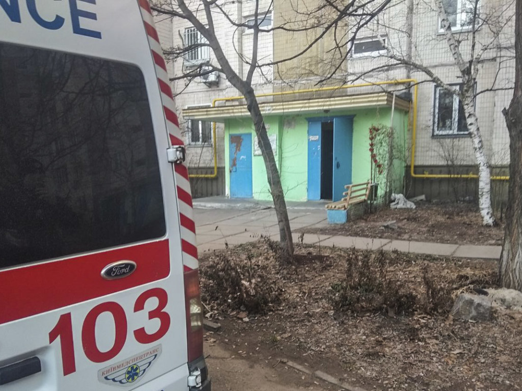 В Киеве на Урловской повесилась 95-летняя пенсионерка: тело нашла внучка