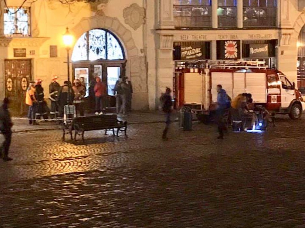 ЧП на главной площади: в центре Львова прогремел взрыв (ФОТО)