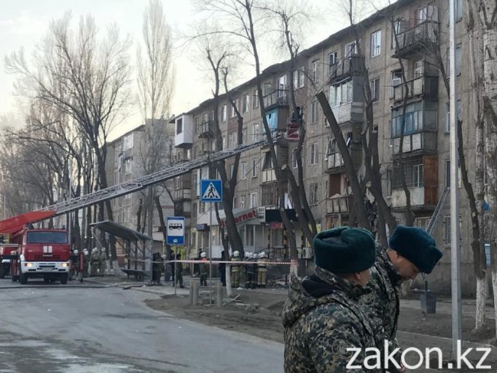 В Казахстане взорвалась жилая пятиэтажка, рухнули четыре этажа (ФОТО, ВИДЕО)