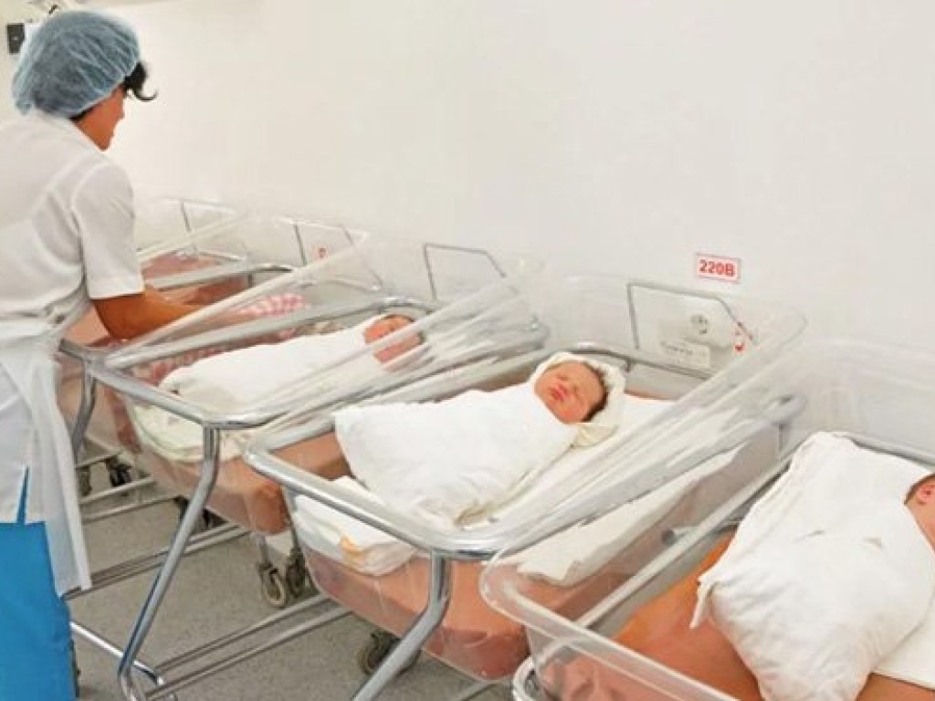 Чтобы стало 52 миллиона: демографы посоветовали украинкам рожать по 4 ребенка (ВИДЕО)
