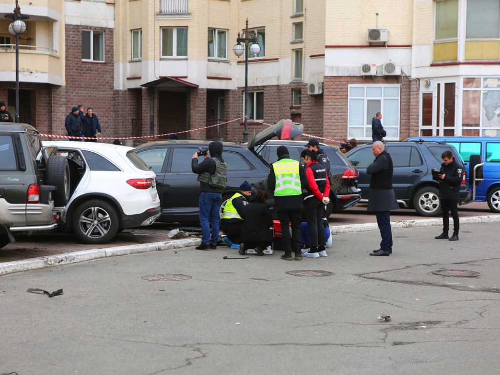 Взрыв гранаты в автомобиле на столичной Оболони: подозревают покушение на убийство