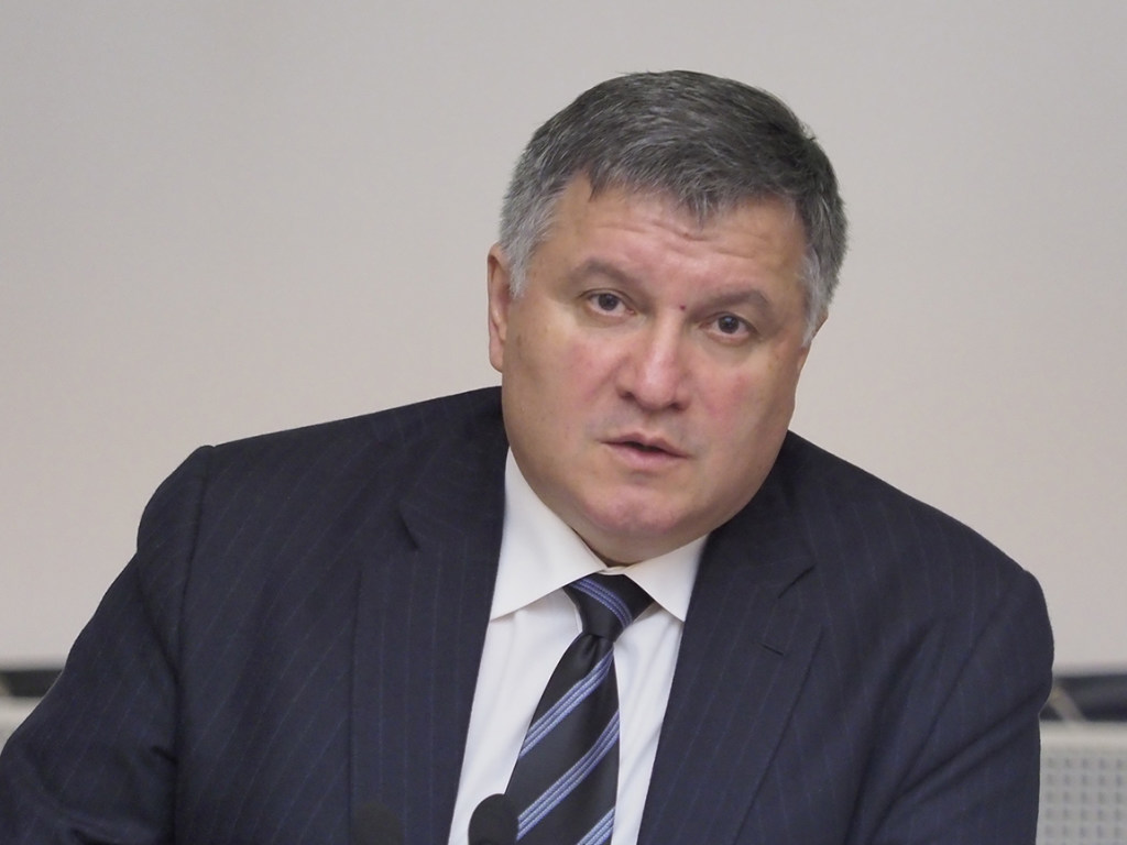 Аваков обвинил СБУ в связях с радикалами из «С14»