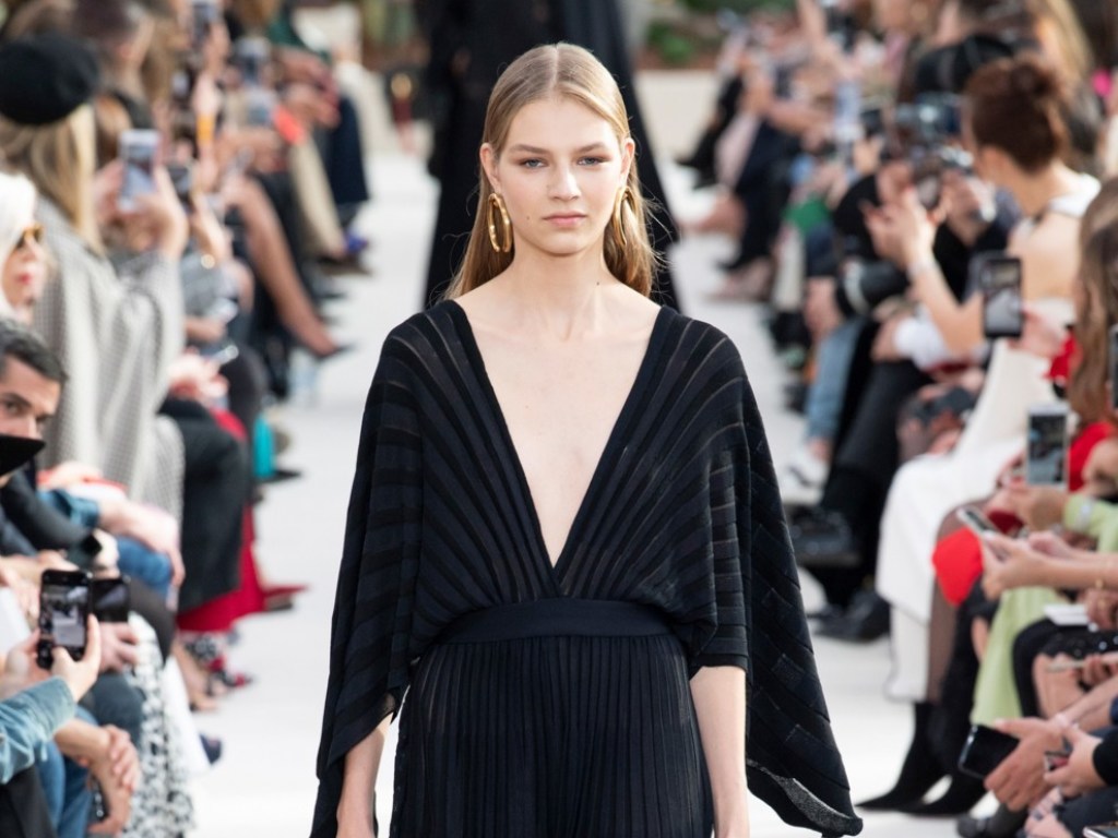 Vouge назвал самые модные платья весны-2019 (ФОТО)