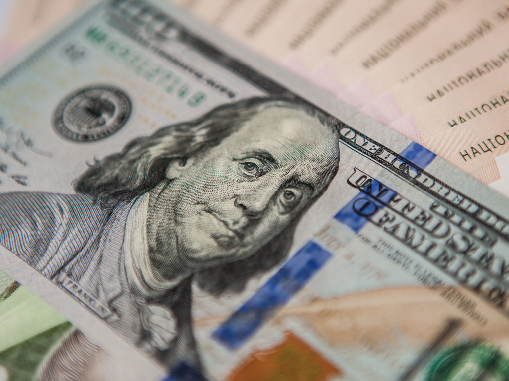 Пессимистический сценарий НБУ о долларе по 37 гривен может подтвердиться – эксперт