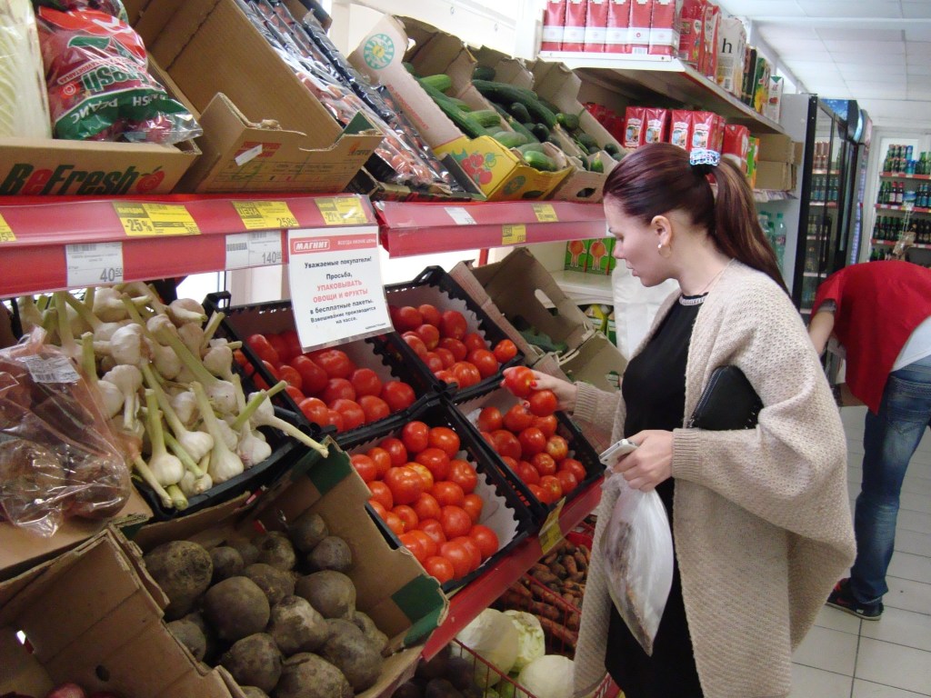 Украинцев кормят просрочкой: Более половины продуктовых магазинов продают некачественные продукты