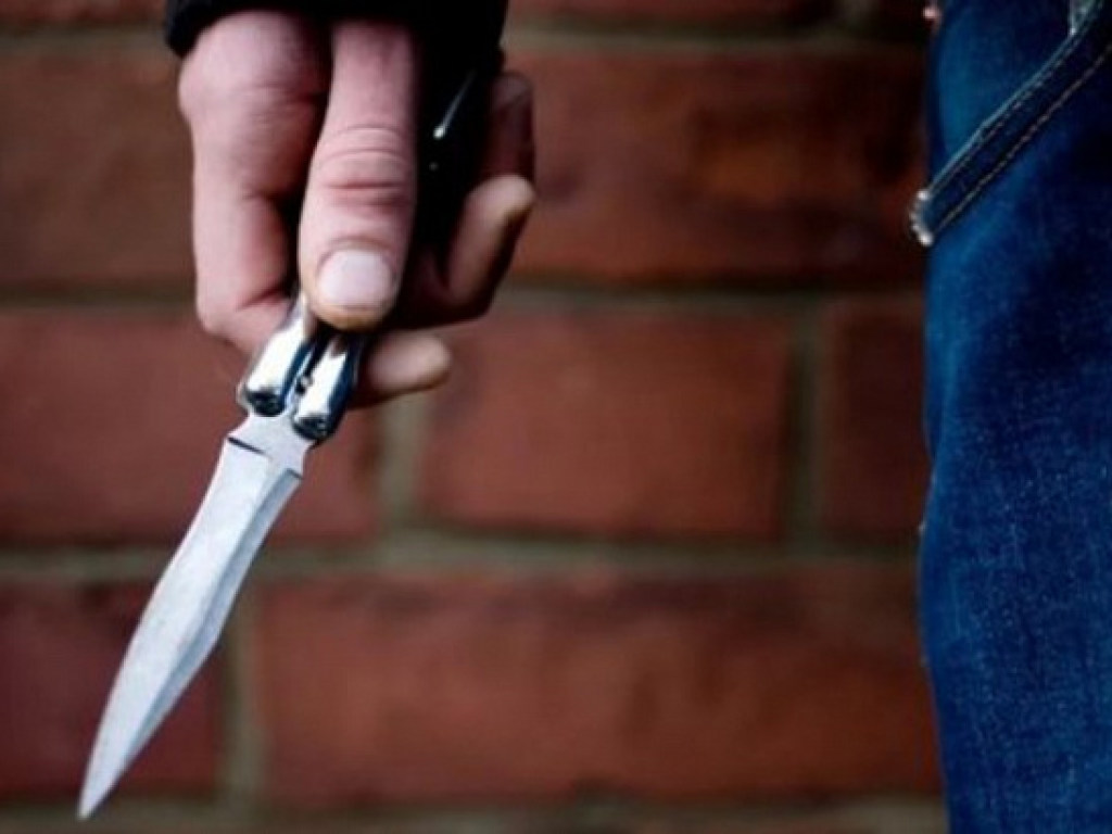 Несколько ударов ножом за 300 долларов: ревнивый киевлянин заказал нападение на своего соперника