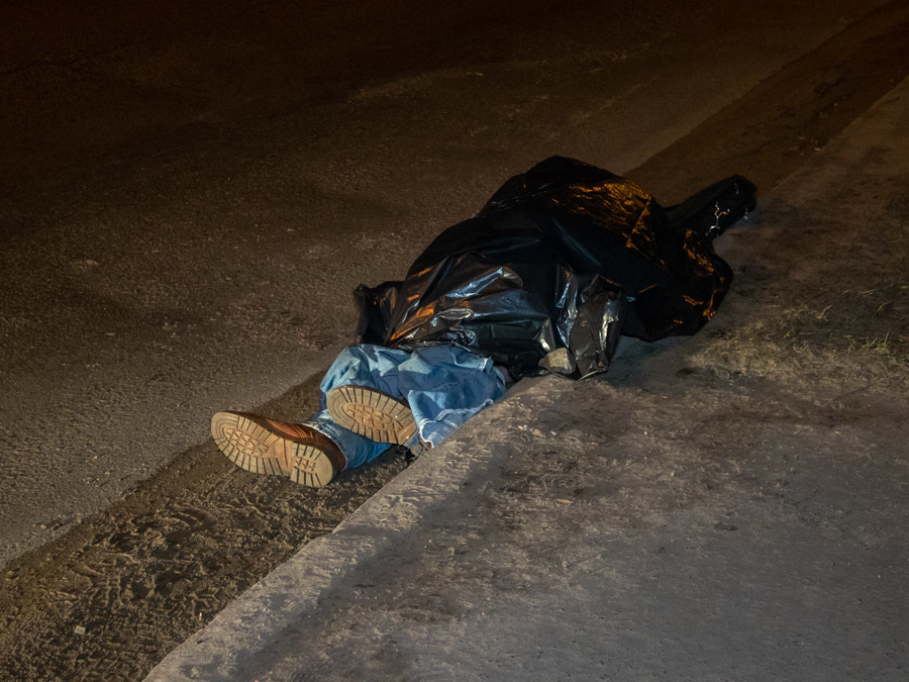 Протащил труп сотню метров: в Киеве водитель Kia сбил пешехода и скрылся (ФОТО, ВИДЕО)