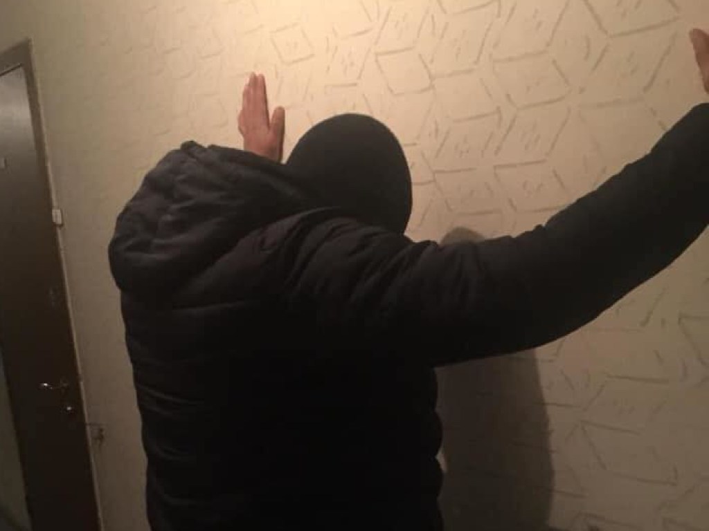 Расправа за долг: в Киеве неизвестные жестоко избили сотрудника СТО (ФОТО)