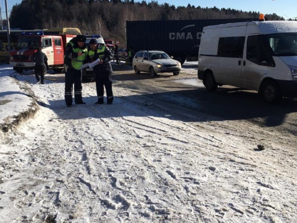 В России разбился автобус с украинцами: 8 человек пострадали (ФОТО)