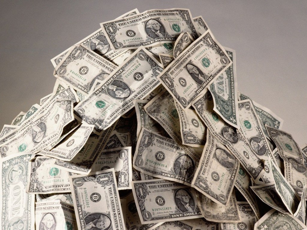 Женщина выиграла еженедельные выплаты в пять тысяч долларов до конца жизни (ВИДЕО)
