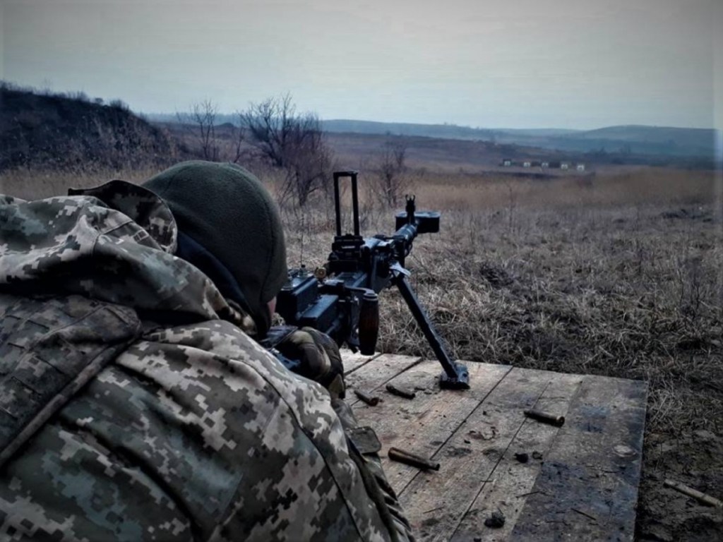 На Донбассе боевики девять раз обстреляли позиции ВСУ, один военнослужащий погиб