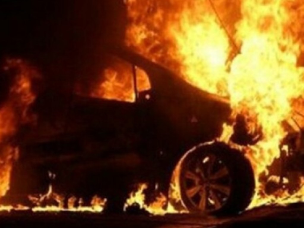 В Одессе подожгли автомобиль нардепа