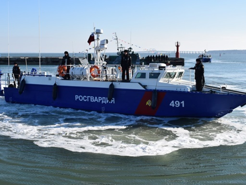 Россия отправила в Керченский пролив боевые катера (ФОТО)