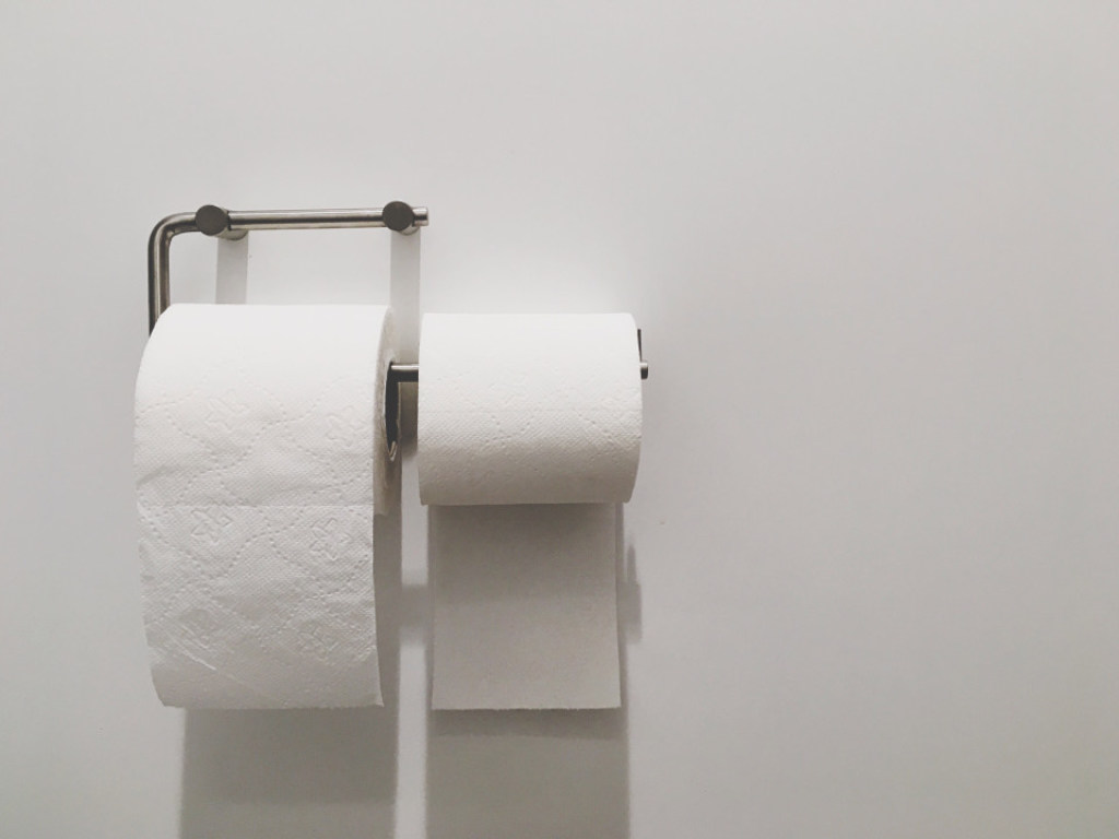 Всю жизнь делали неправильно: Нашлась 128-летняя инструкция к использованию туалетной бумаги (ФОТО)