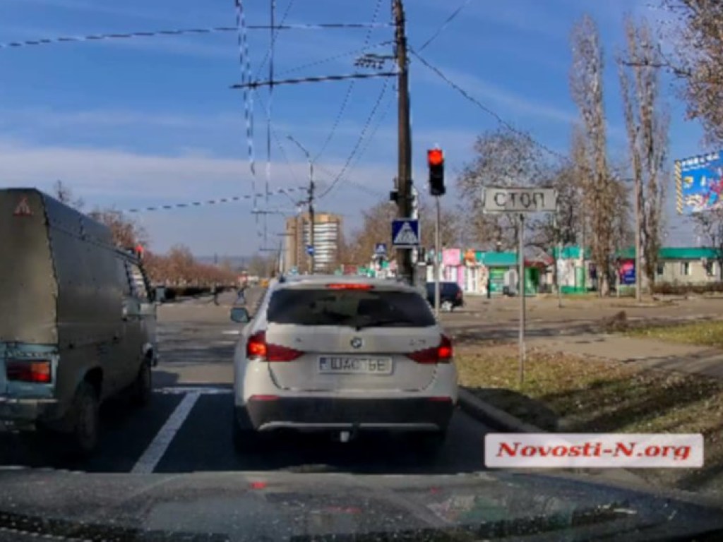 Обнаружен самый оригинальный индивидуальный автомобильный номер в Украине (ВИДЕО)