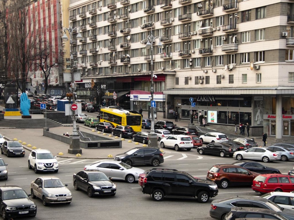 Киев сковали 9-балльные пробки: карта заторов