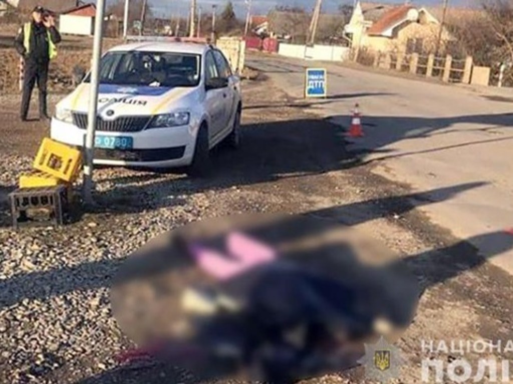 Смерть на остановке: на Прикарпатье маршрутка сбила женщину (ФОТО)