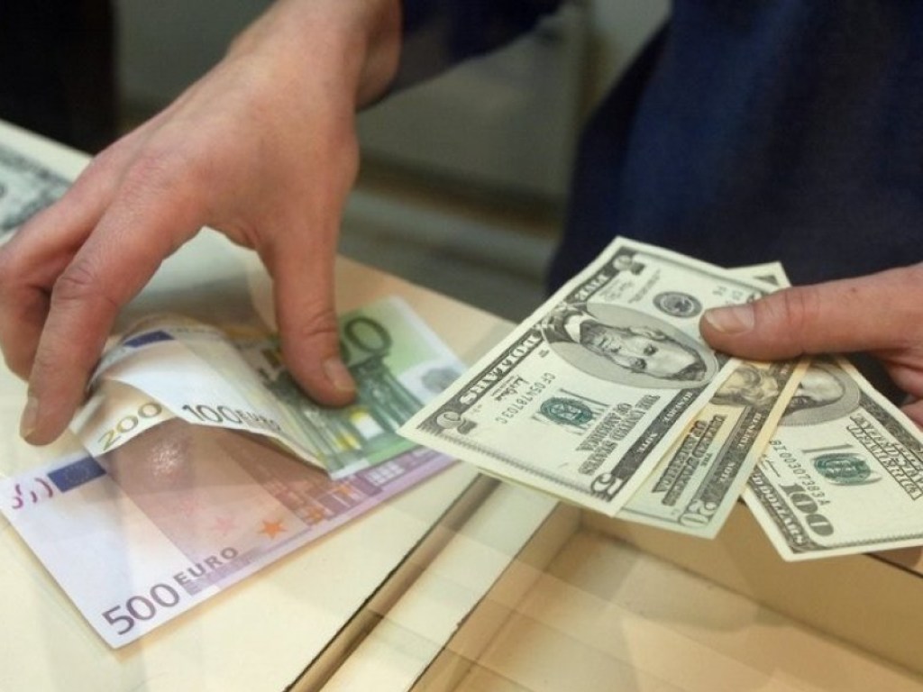 Валютный курс могут «раскачать» до 31,5 гривны за доллар – экономист