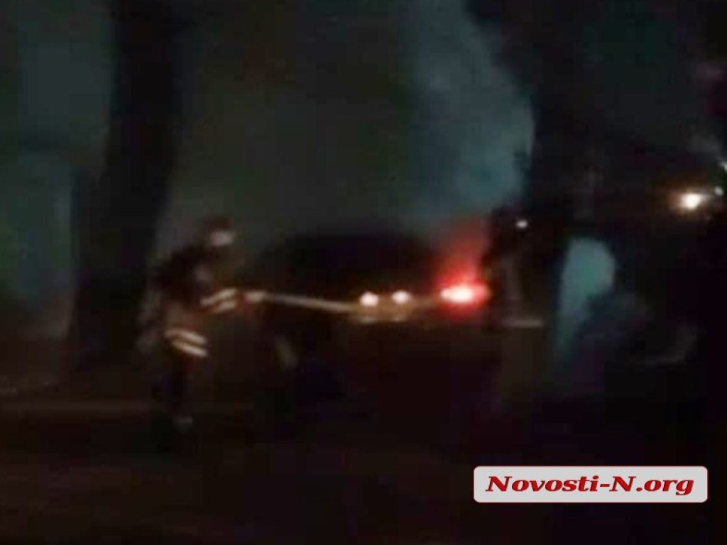 В Николаеве ночью сгорел BMW (ФОТО)