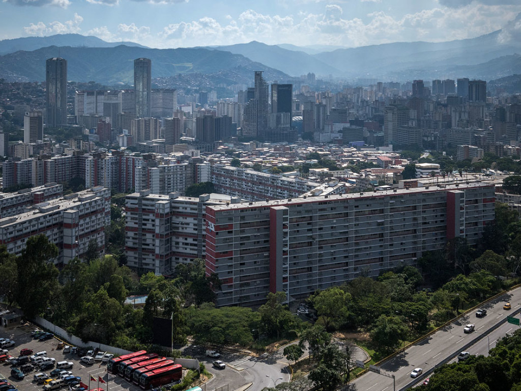 «Страна погрузилась во тьму»: в Сеть попали кадры последствия «блэкаута» в Венесуэле (ФОТО)