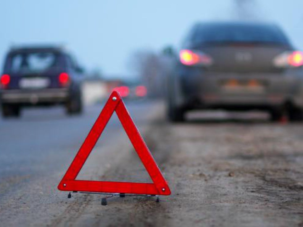 Сердечный приступ за рулем: в Полтавской области водитель Chevrolet врезался в столб